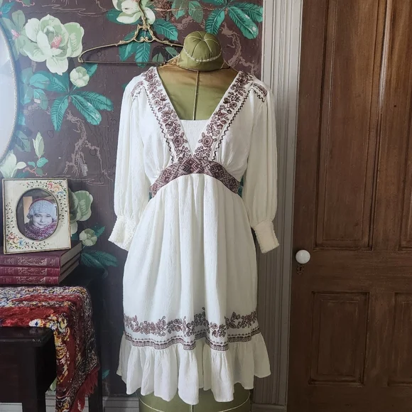 Shyanne Embroidered Boho Dress – Ivory – Women’s Medium - Picture 1 of 14